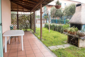 M304 - Marcelli, trilocale con ampio giardino, Marcelli